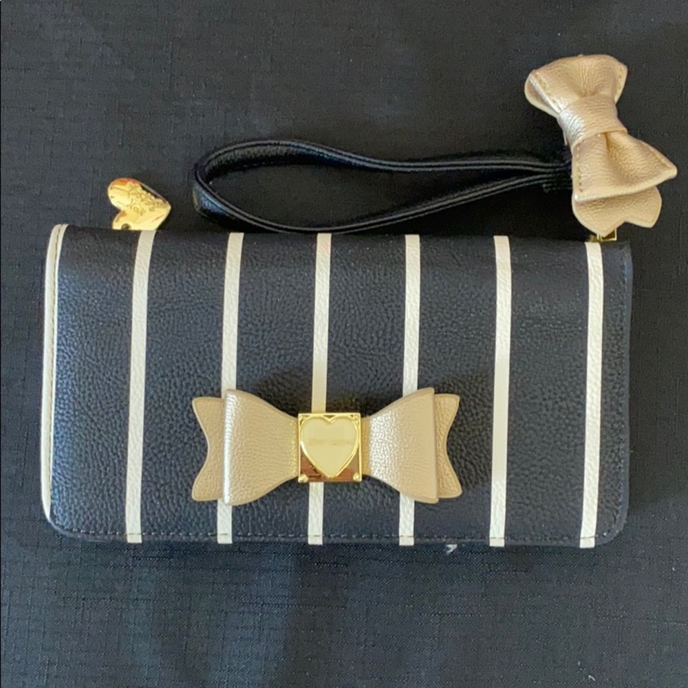 Wristlet